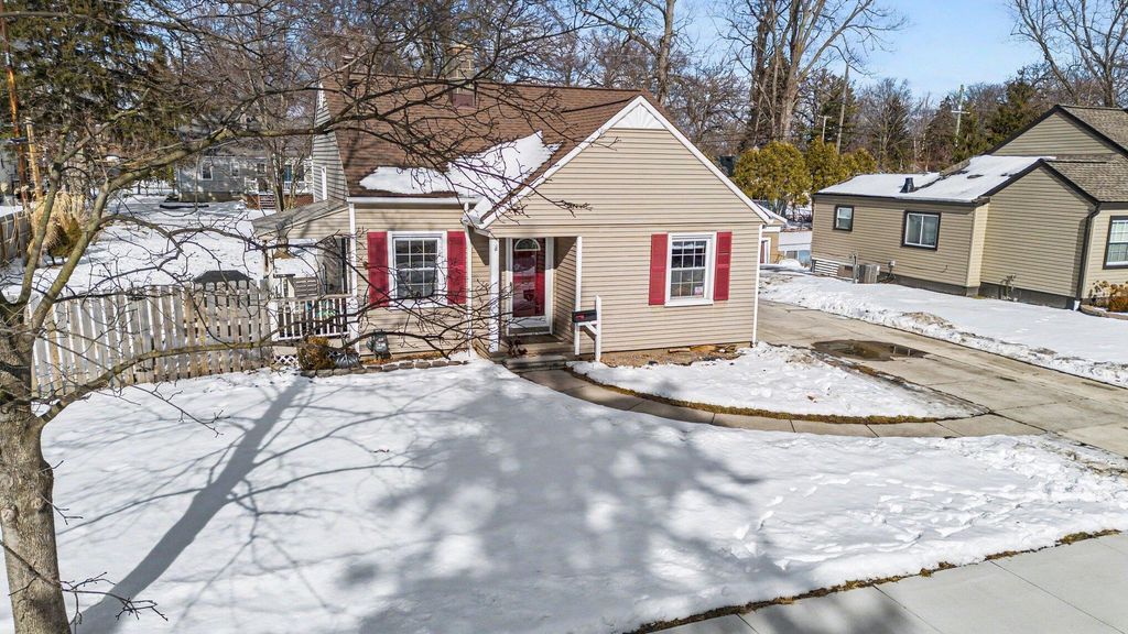 Photo of 31748 Rosslyn Avenue, Garden City, MI 48135 (MLS # 26005346)