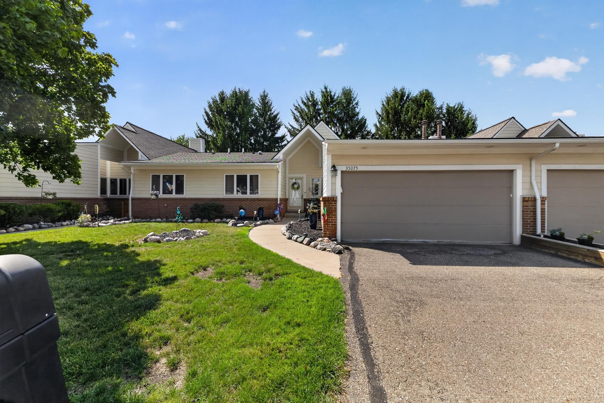 35075 Hillside Drive
