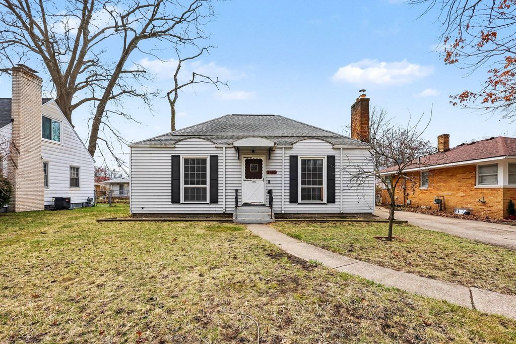 Photo of 1415 Randolph Avenue, Muskegon, MI 49441 (MLS # 26013921)