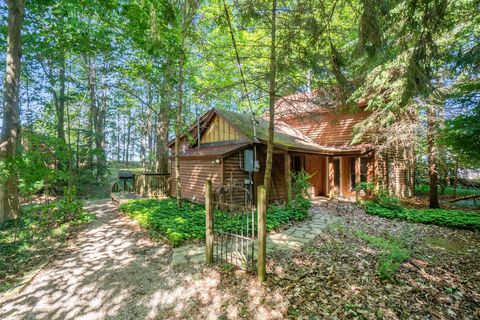 2560 Lakeshore Drive Fennville MI 49408