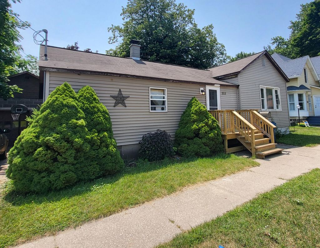 Photo of 153 Fourteenth Street, Manistee, MI 49660 (MLS # 26005239)