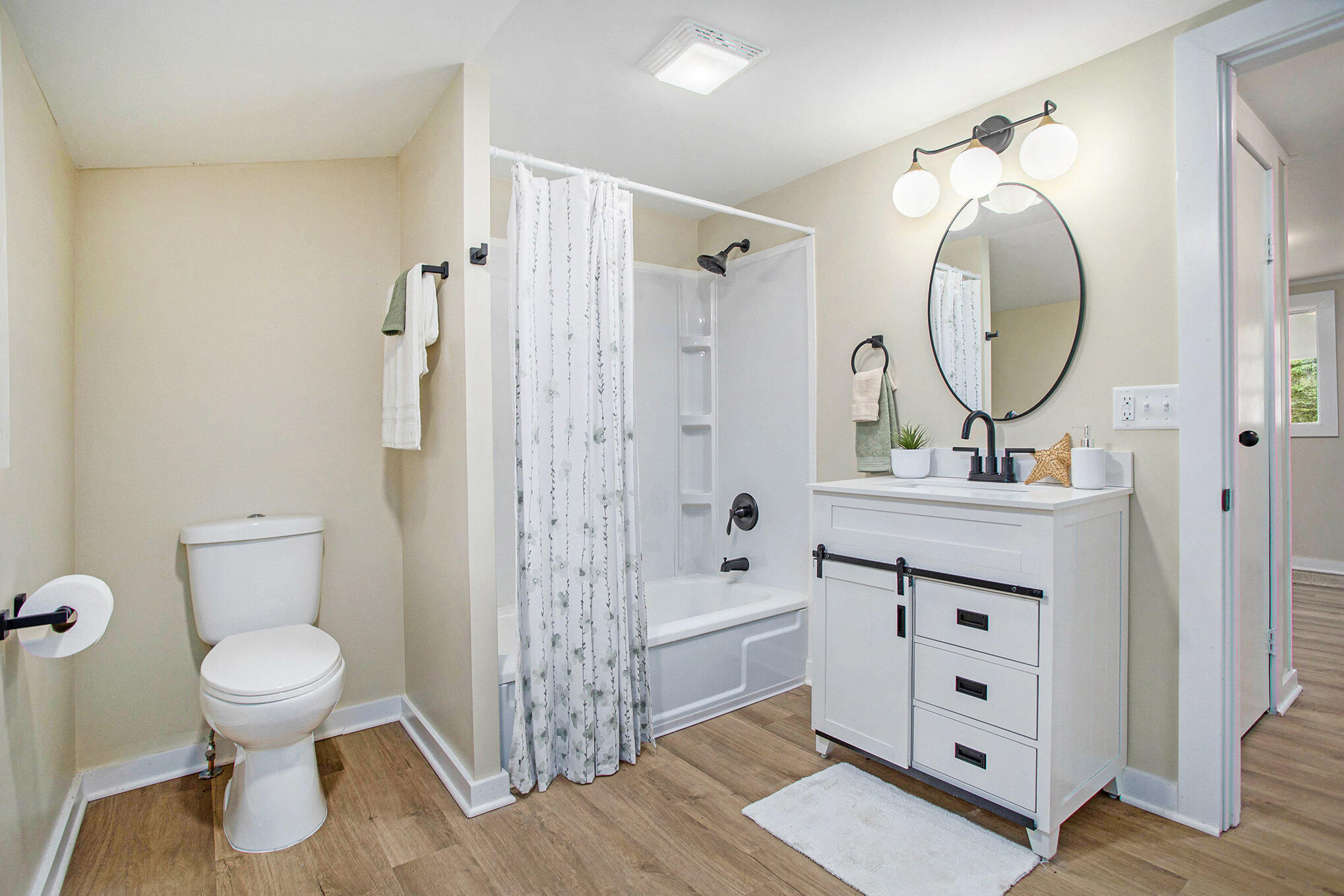 Union City, Michigan 49094, United States, 4 Bedrooms Bedrooms, ,2 BathroomsBathrooms,Residential,Active,138746