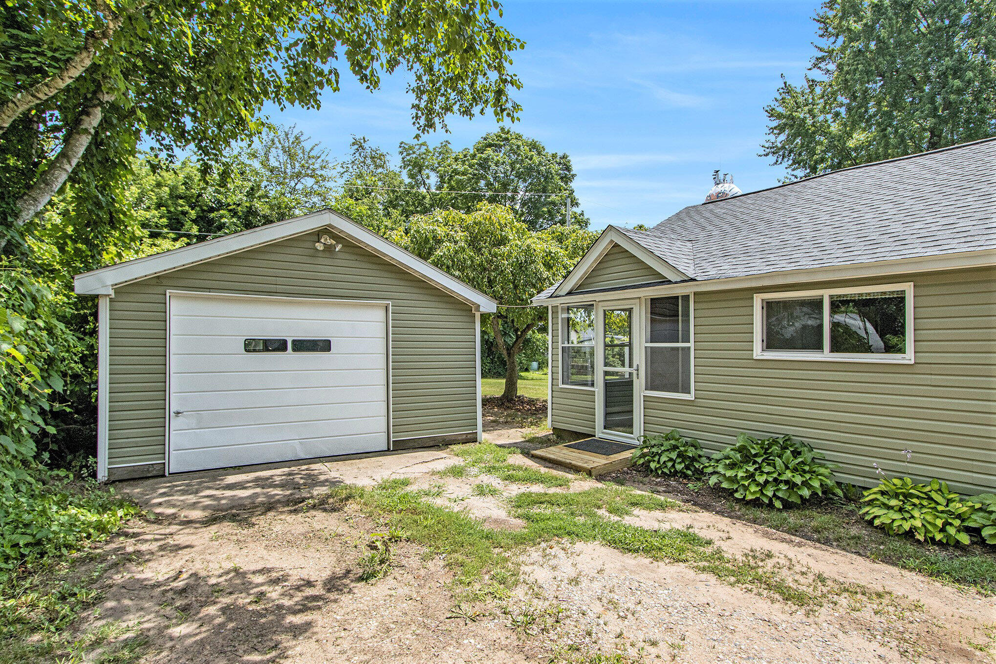 Gobles, Michigan 49055, United States, 3 Bedrooms Bedrooms, ,1 BathroomBathrooms,Residential,Active,173318