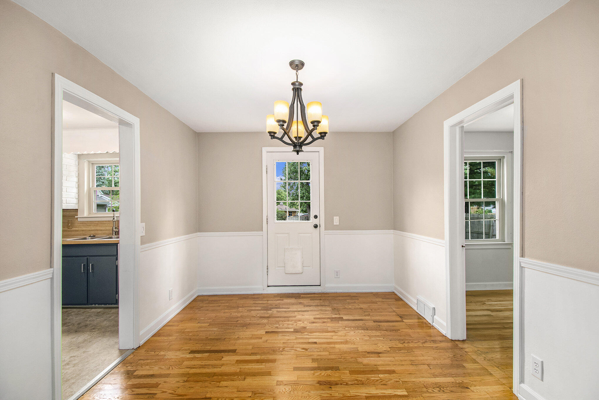 Kalamazoo, Michigan 49048, United States, 3 Bedrooms Bedrooms, ,2 BathroomsBathrooms,Residential,Active,41697