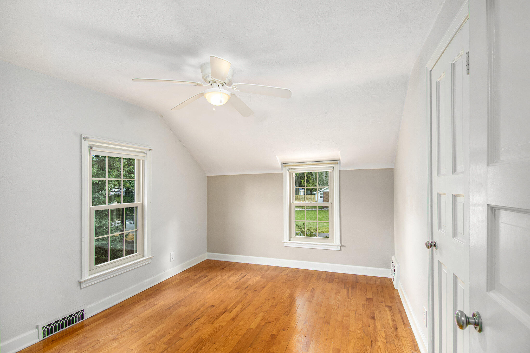 Kalamazoo, Michigan 49048, United States, 3 Bedrooms Bedrooms, ,2 BathroomsBathrooms,Residential,Active,41697