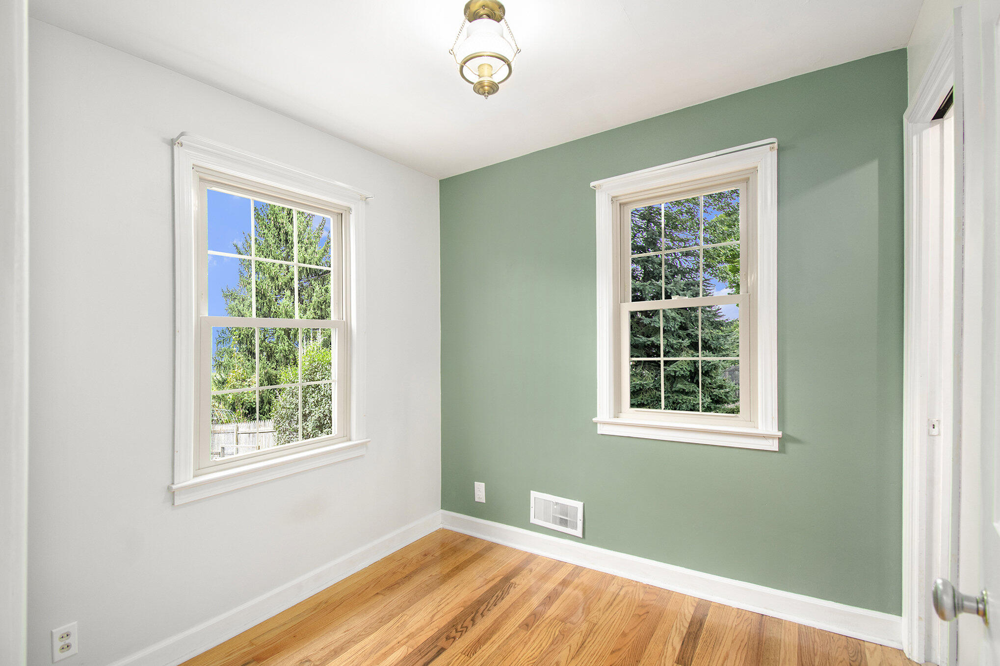 Kalamazoo, Michigan 49048, United States, 3 Bedrooms Bedrooms, ,2 BathroomsBathrooms,Residential,Active,41697