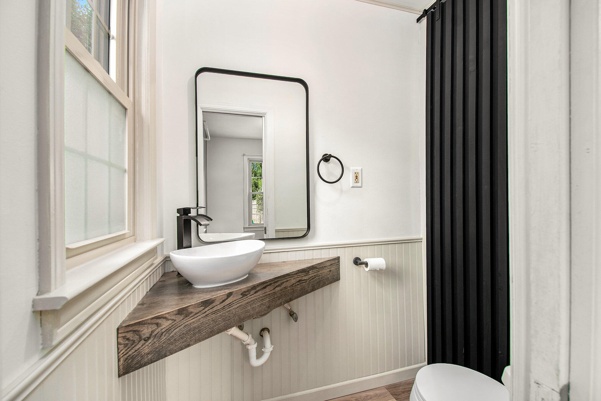 Kalamazoo, Michigan 49048, United States, 3 Bedrooms Bedrooms, ,2 BathroomsBathrooms,Residential,Active,41697