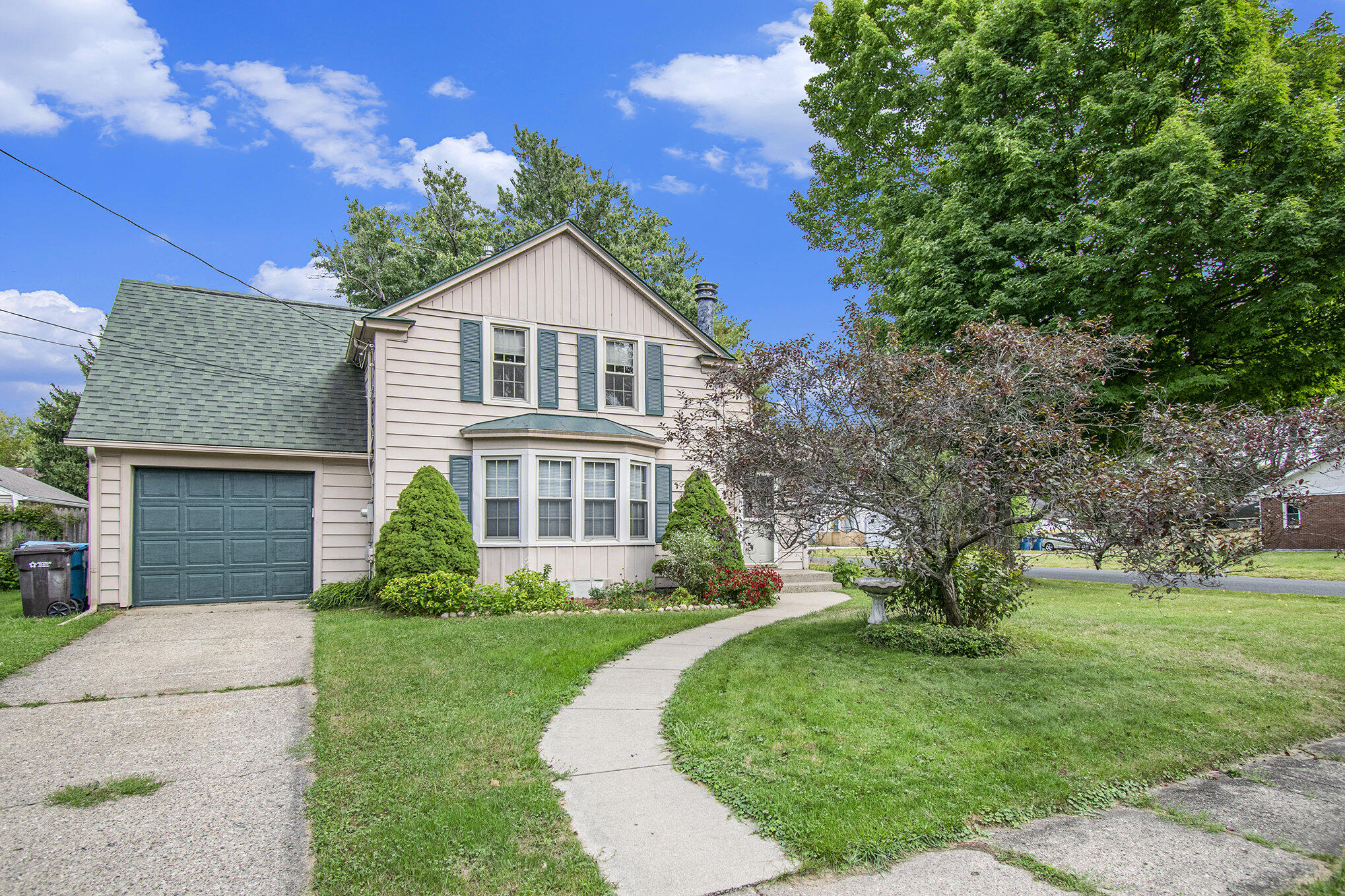 Kalamazoo, Michigan 49048, United States, 3 Bedrooms Bedrooms, ,2 BathroomsBathrooms,Residential,Active,41697
