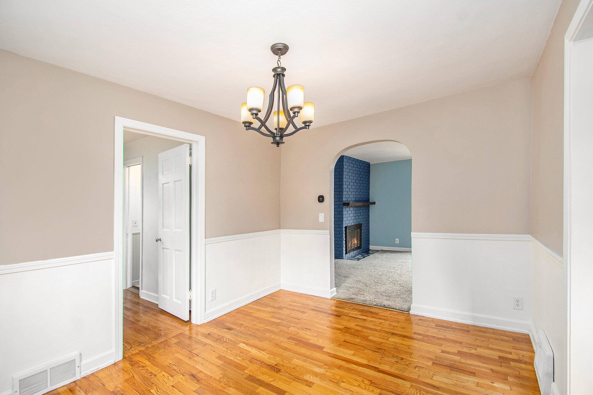 Kalamazoo, Michigan 49048, United States, 3 Bedrooms Bedrooms, ,2 BathroomsBathrooms,Residential,Active,41697