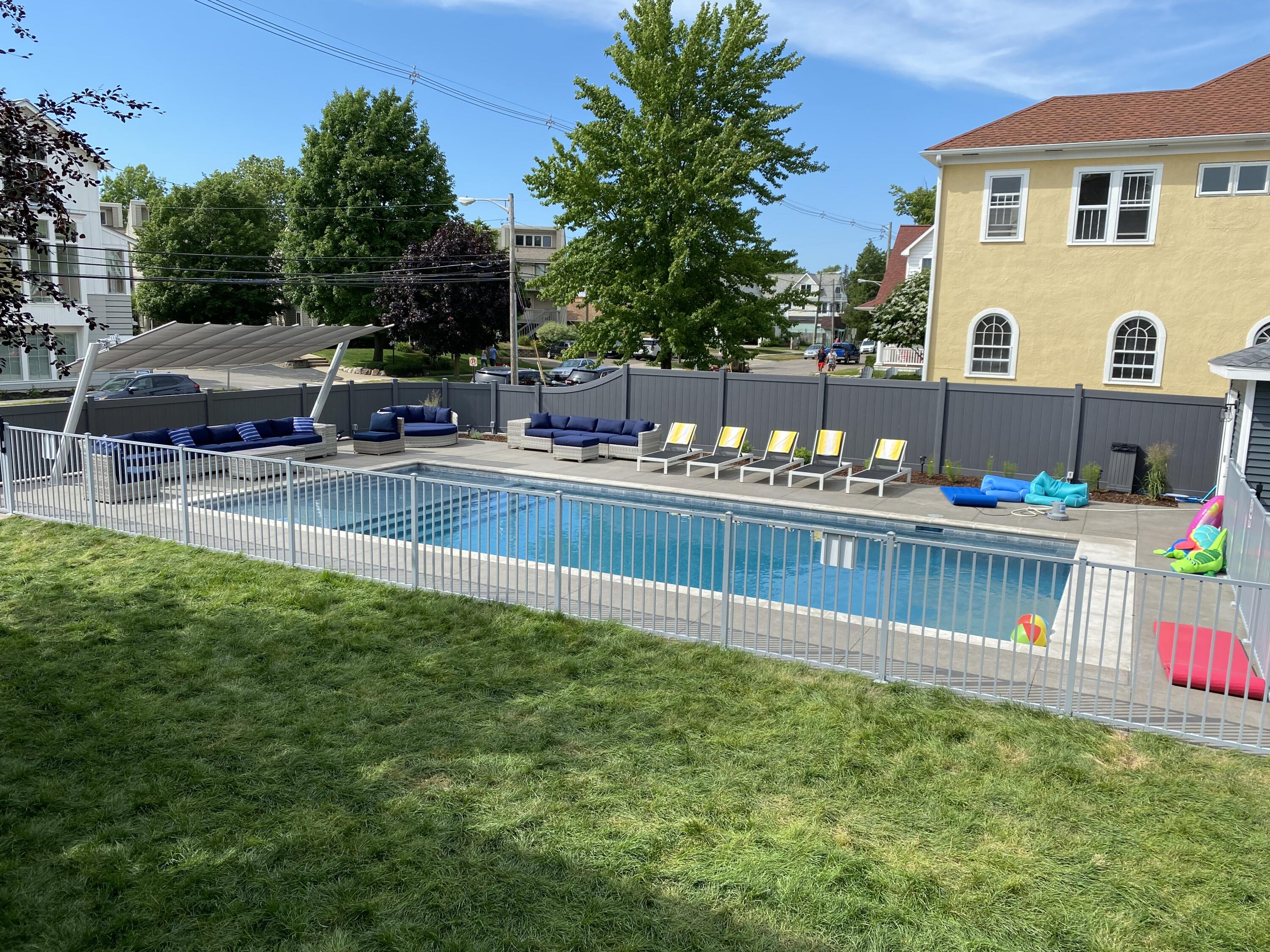 South Haven, Michigan 49090, United States, 8 Bedrooms Bedrooms, ,7 BathroomsBathrooms,Residential,Active,203979