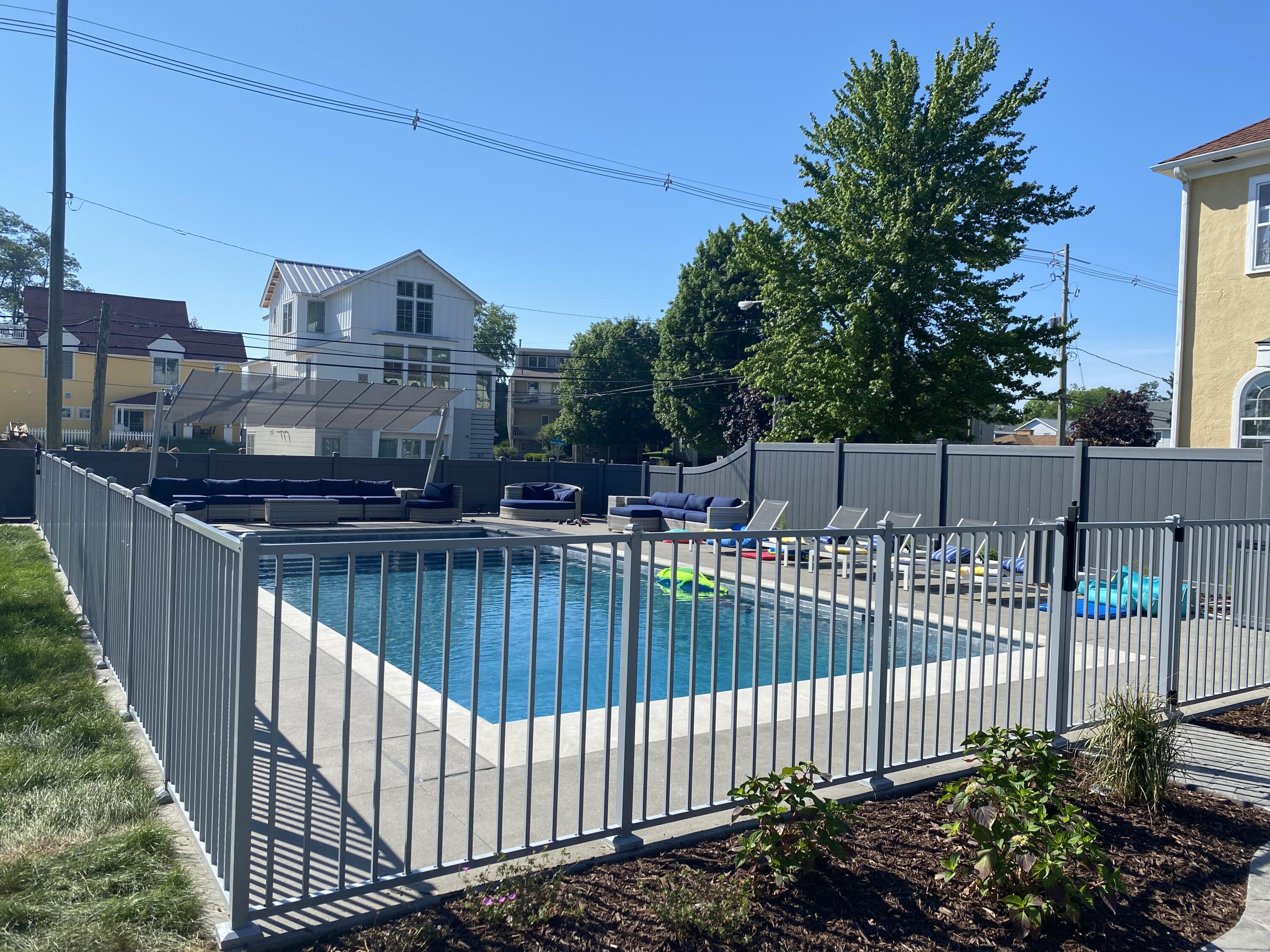 South Haven, Michigan 49090, United States, 8 Bedrooms Bedrooms, ,7 BathroomsBathrooms,Residential,Active,203979