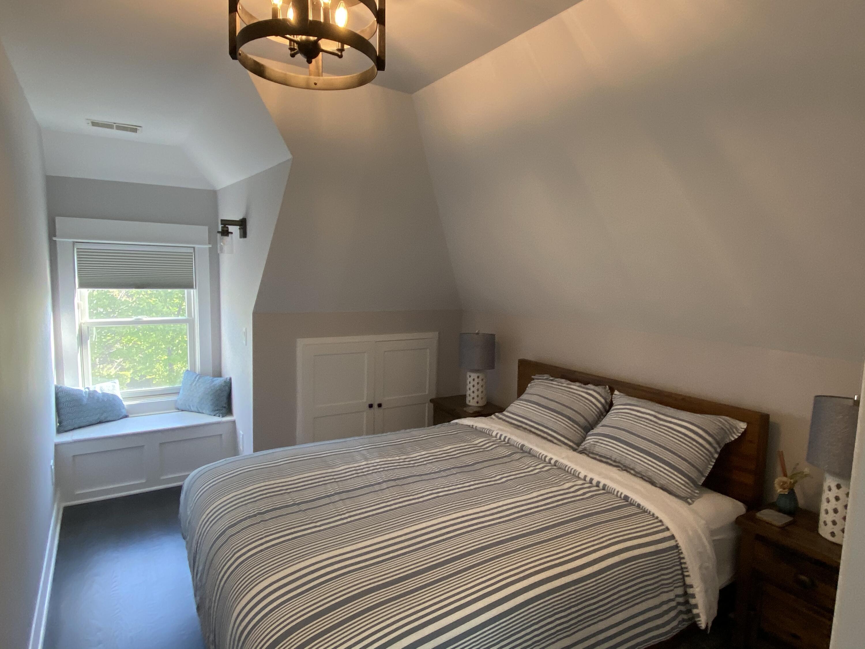 South Haven, Michigan 49090, United States, 8 Bedrooms Bedrooms, ,7 BathroomsBathrooms,Residential,Active,203979