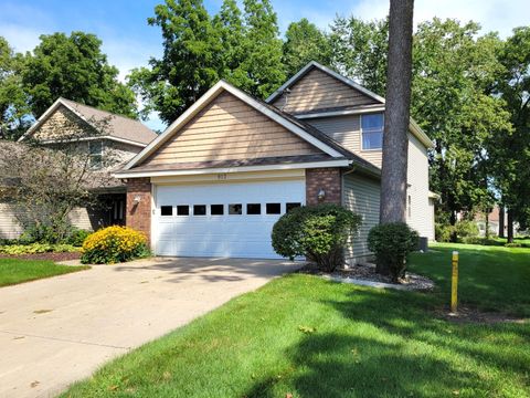 Photo of 913 Clark Street SE, Lowell, MI 49331 (MLS # 26002772)