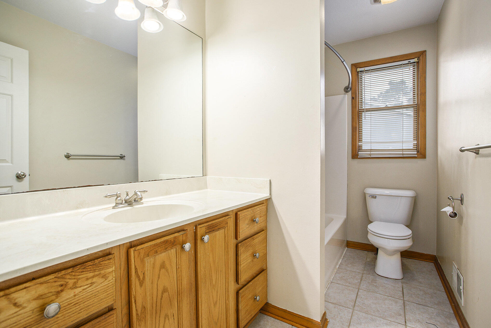 Battle Creek, Michigan 49015, United States, 3 Bedrooms Bedrooms, ,3 BathroomsBathrooms,Residential,Active,196598