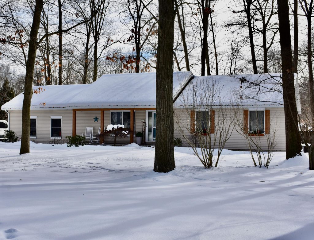Photo of 15324 Grand Oak Road, Grand Haven, MI 49417 (MLS # 26004559)