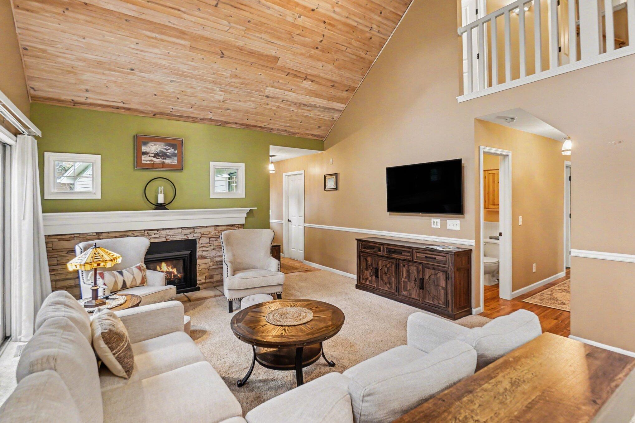 9362 Clubhouse Drive W