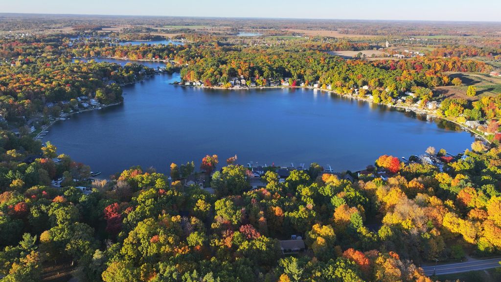 Photo of 8446 Brower Avenue NE, Rockford, MI 49341 (MLS # 25055542)