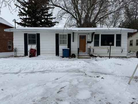 Photo of 305 S Main Street, Scottville, MI 49454 (MLS # 26001251)