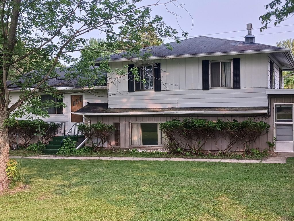 Photo of 4376 E Snow Road, Berrien Springs, MI 49103 (MLS # 26005227)