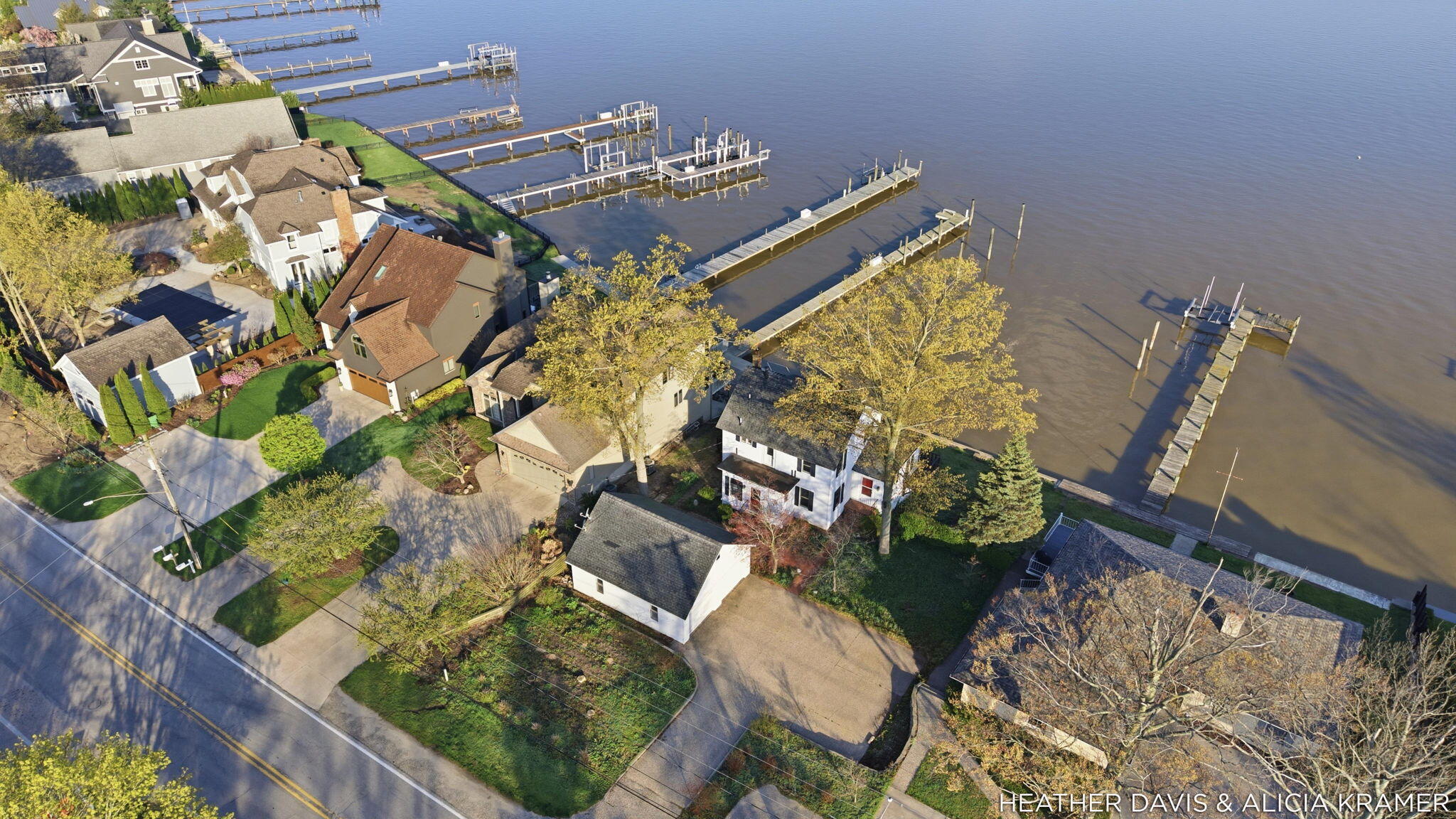 Holland, Michigan, 49423, United States, 5 Bedrooms Bedrooms, ,3 BathroomsBathrooms,Residential,Active,2041773