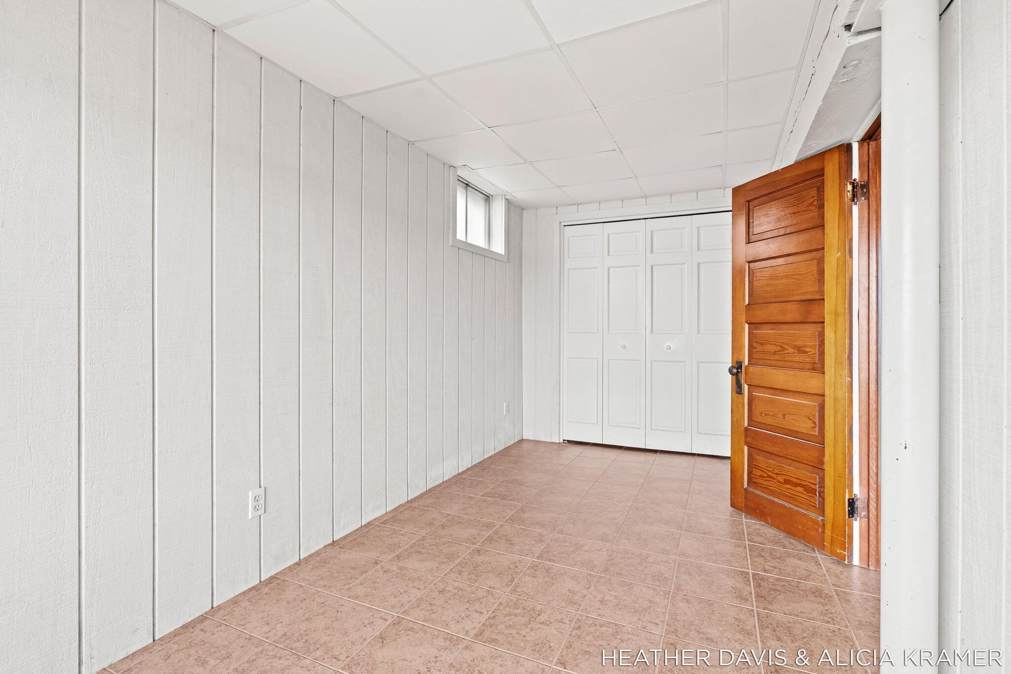 Holland, Michigan, 49423, United States, 5 Bedrooms Bedrooms, ,3 BathroomsBathrooms,Residential,Active,2041773