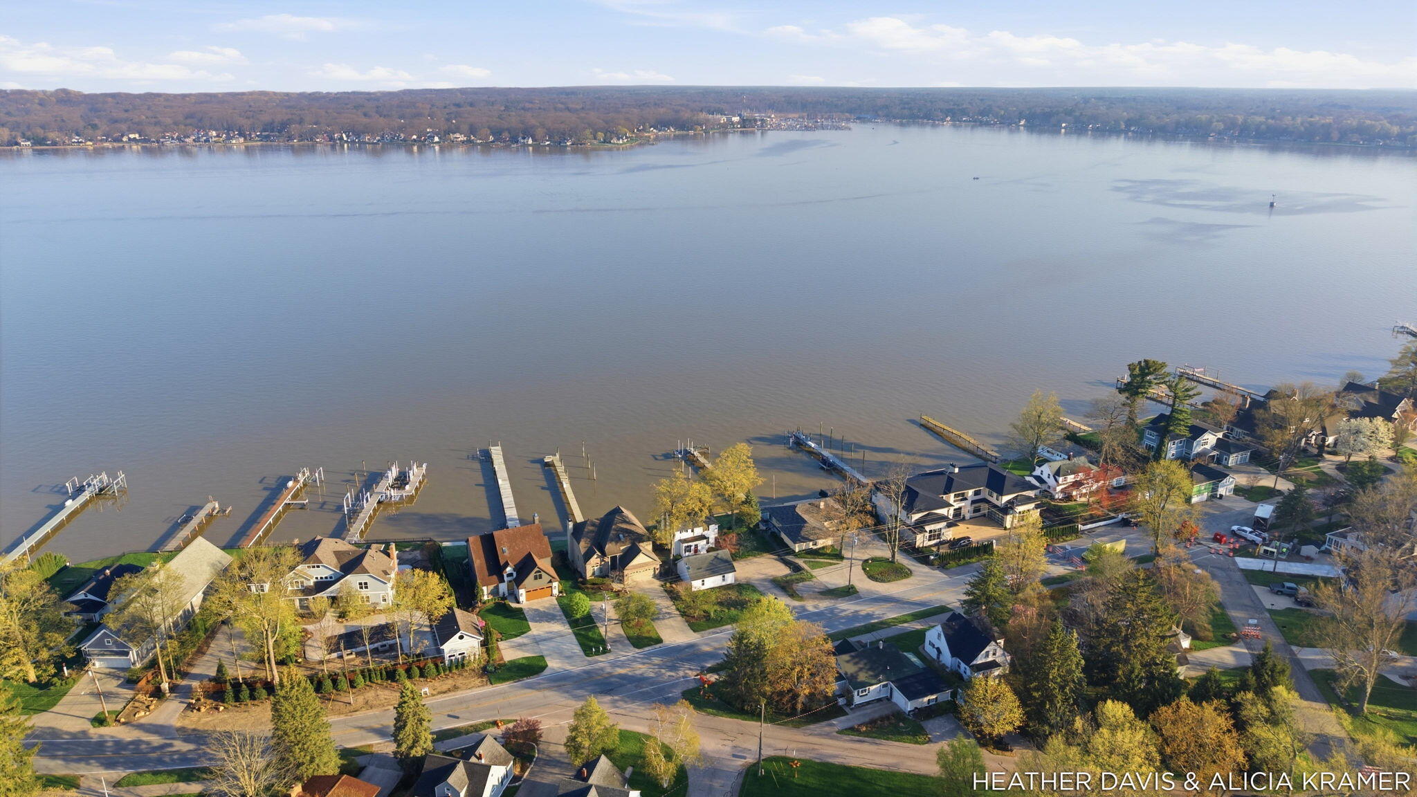 Holland, Michigan, 49423, United States, 5 Bedrooms Bedrooms, ,3 BathroomsBathrooms,Residential,Active,2041773