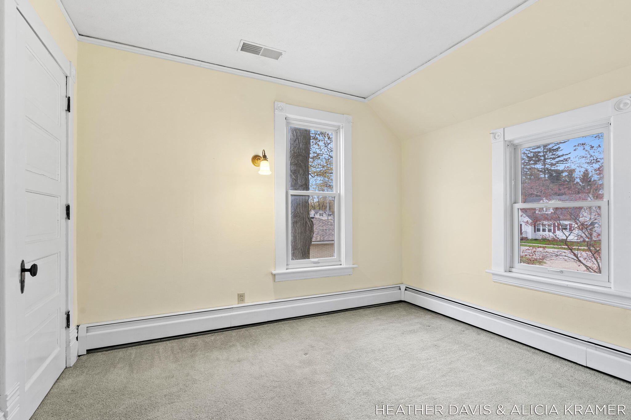 Holland, Michigan, 49423, United States, 5 Bedrooms Bedrooms, ,3 BathroomsBathrooms,Residential,Active,2041773