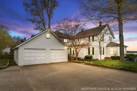 Photo of 1755 South Shore Drive, Holland, MI 49423 (MLS # 26017483)