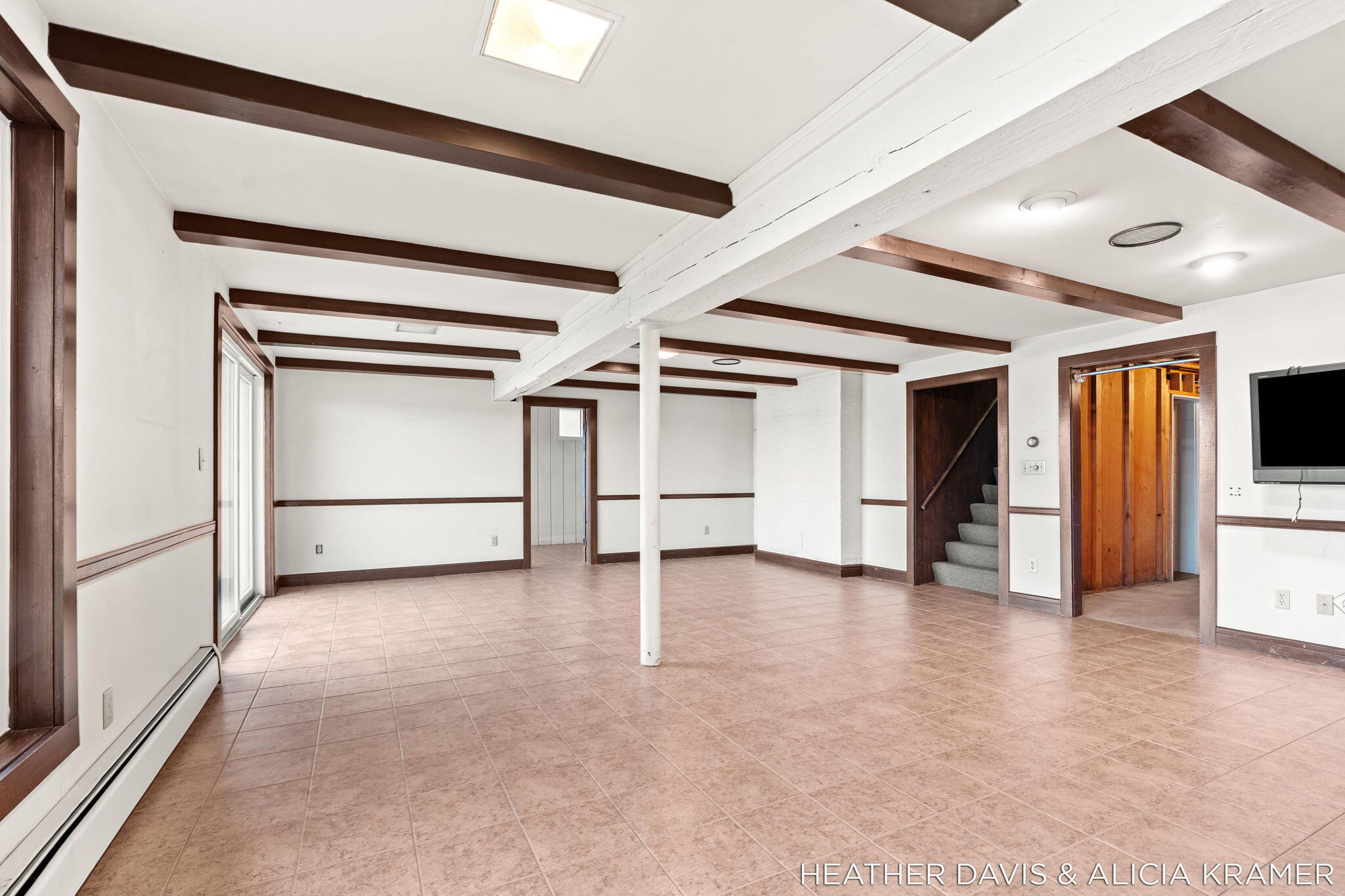 Holland, Michigan, 49423, United States, 5 Bedrooms Bedrooms, ,3 BathroomsBathrooms,Residential,Active,2041773