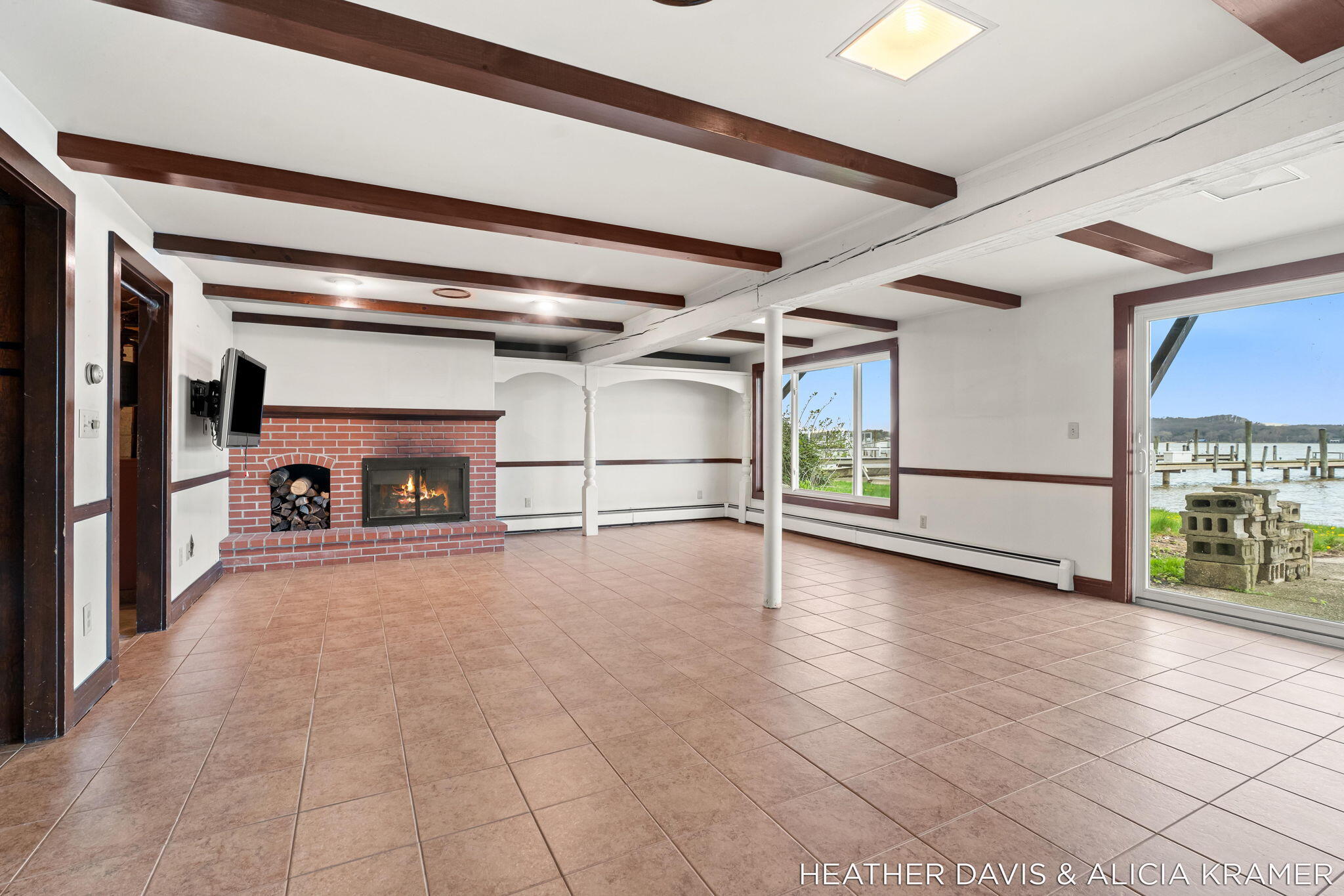 Holland, Michigan, 49423, United States, 5 Bedrooms Bedrooms, ,3 BathroomsBathrooms,Residential,Active,2041773