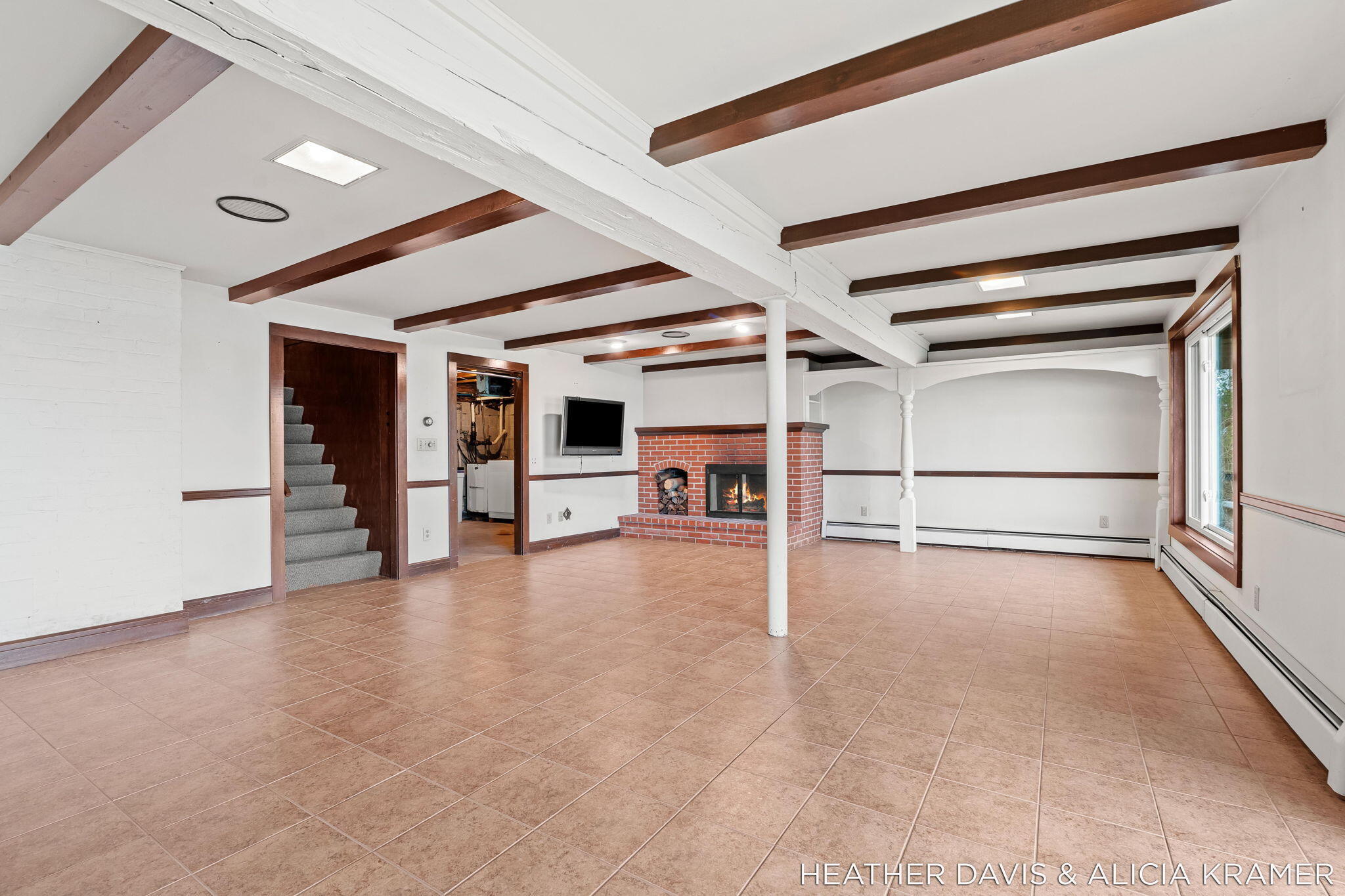 Holland, Michigan, 49423, United States, 5 Bedrooms Bedrooms, ,3 BathroomsBathrooms,Residential,Active,2041773