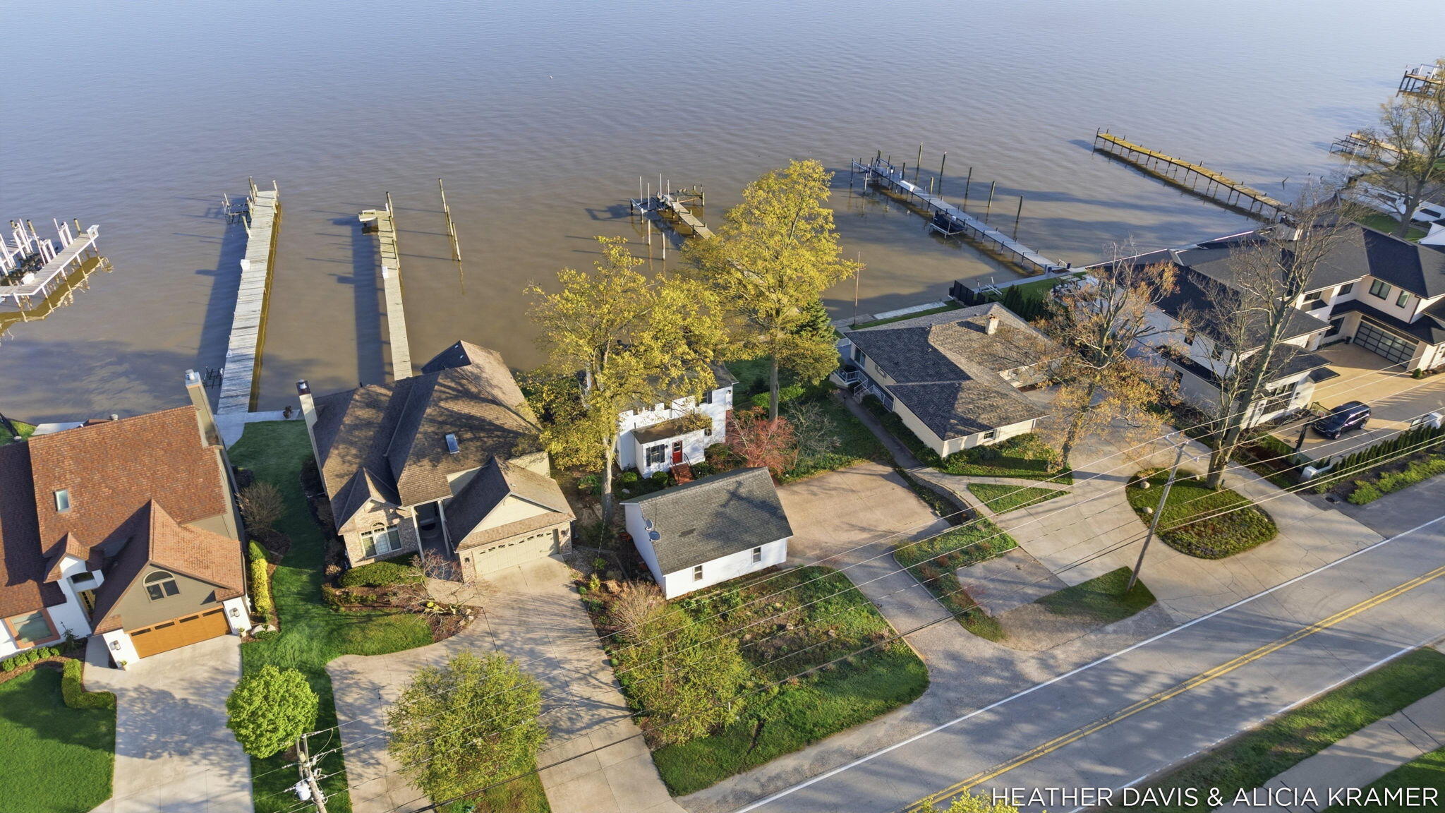 Holland, Michigan, 49423, United States, 5 Bedrooms Bedrooms, ,3 BathroomsBathrooms,Residential,Active,2041773