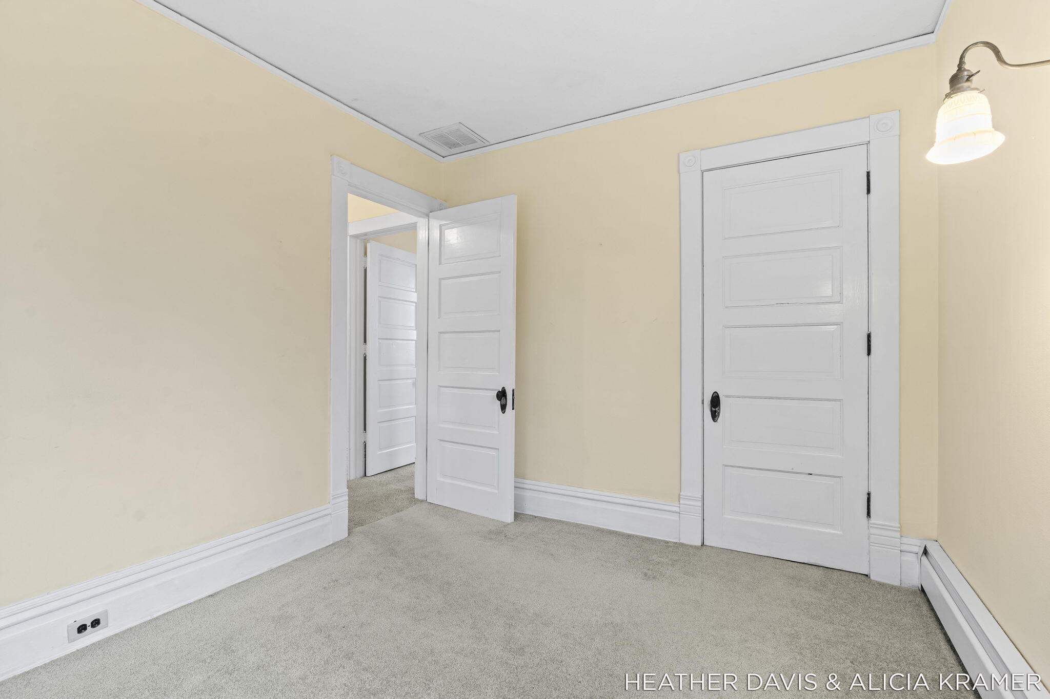 Holland, Michigan, 49423, United States, 5 Bedrooms Bedrooms, ,3 BathroomsBathrooms,Residential,Active,2041773