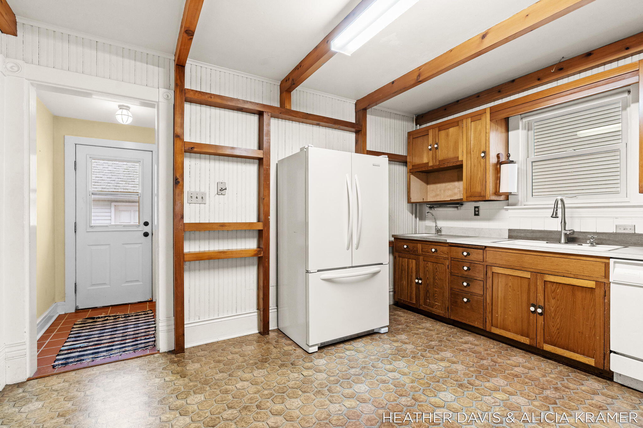 Holland, Michigan, 49423, United States, 5 Bedrooms Bedrooms, ,3 BathroomsBathrooms,Residential,Active,2041773