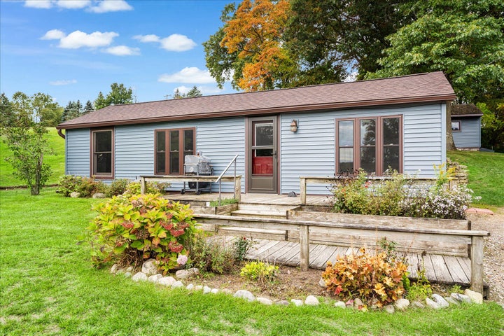 Photo 1 of 33 — 3997 Sherman Avenue, Fremont, MI 49412