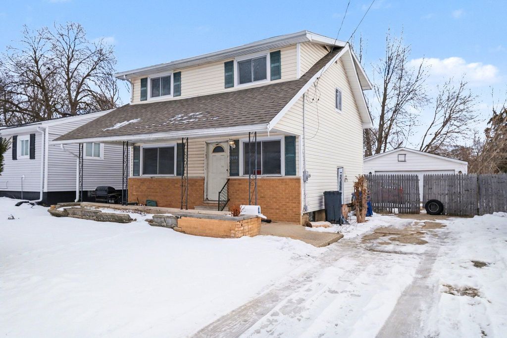 Photo of 2033 Seymour Avenue, Flint, MI 48503 (MLS # 26005296)