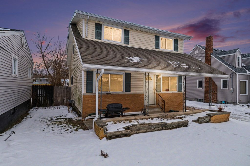 Photo of 2033 Seymour Avenue, Flint, MI 48503 (MLS # 26005296)