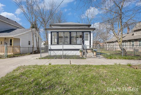 717 6th Street NW, Grand Rapids, MI 49504 - MLS#: 25015801