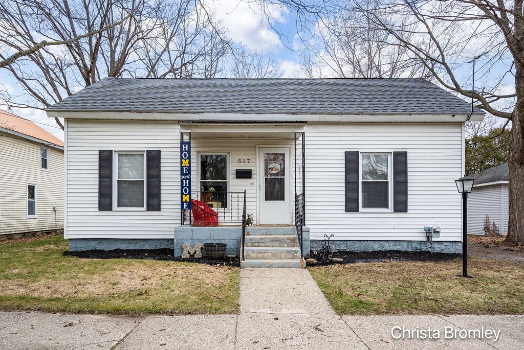 Photo of 517 Front Street, Lowell, MI 49331 (MLS # 26011212)