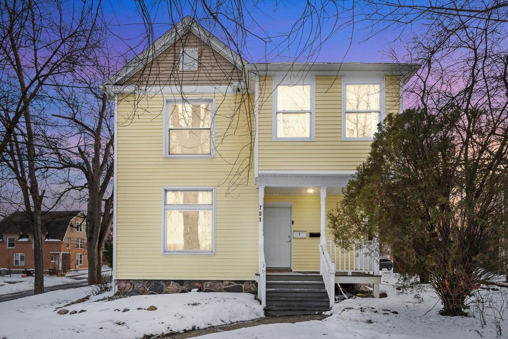 Photo of 701 Washtenaw Avenue, Ypsilanti, MI 48197 (MLS # 26005213)
