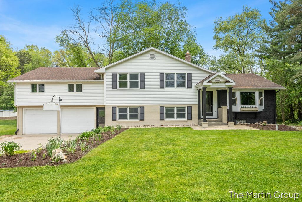 Photo of 6610 Riga Avenue NE, Rockford, MI 49341 (MLS # 26023585)