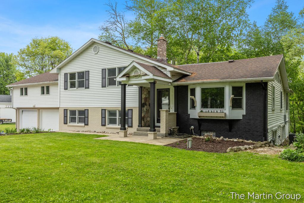 Photo of 6610 Riga Avenue NE, Rockford, MI 49341 (MLS # 26023585)