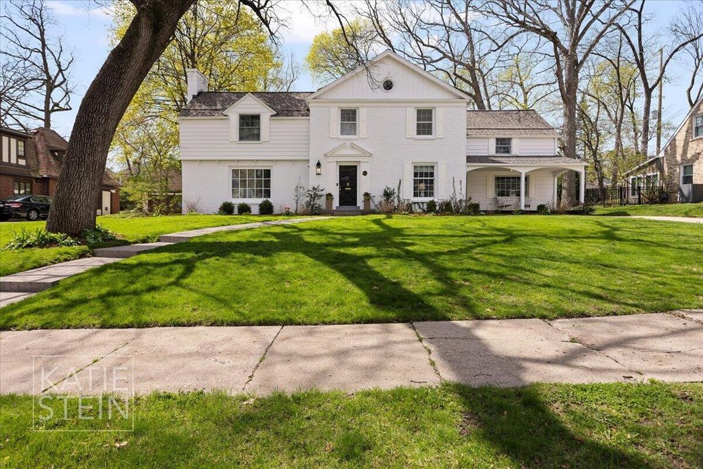 Photo of 833 Gladstone Drive SE, East Grand Rapids, MI 49506 (MLS # 26017134)