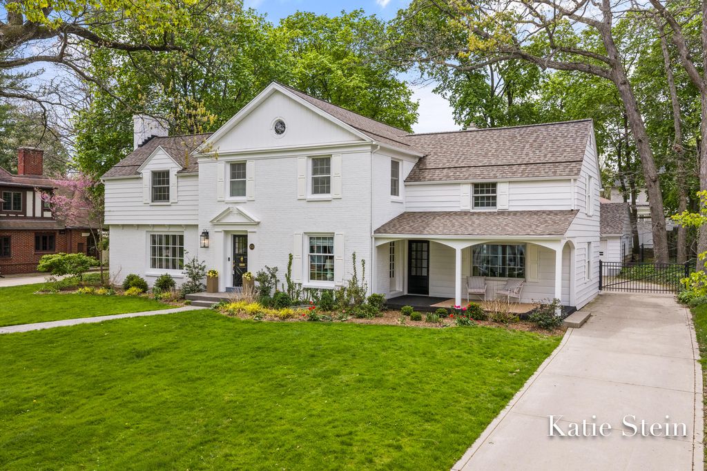 Photo of 833 Gladstone Drive SE, East Grand Rapids, MI 49506 (MLS # 26017134)