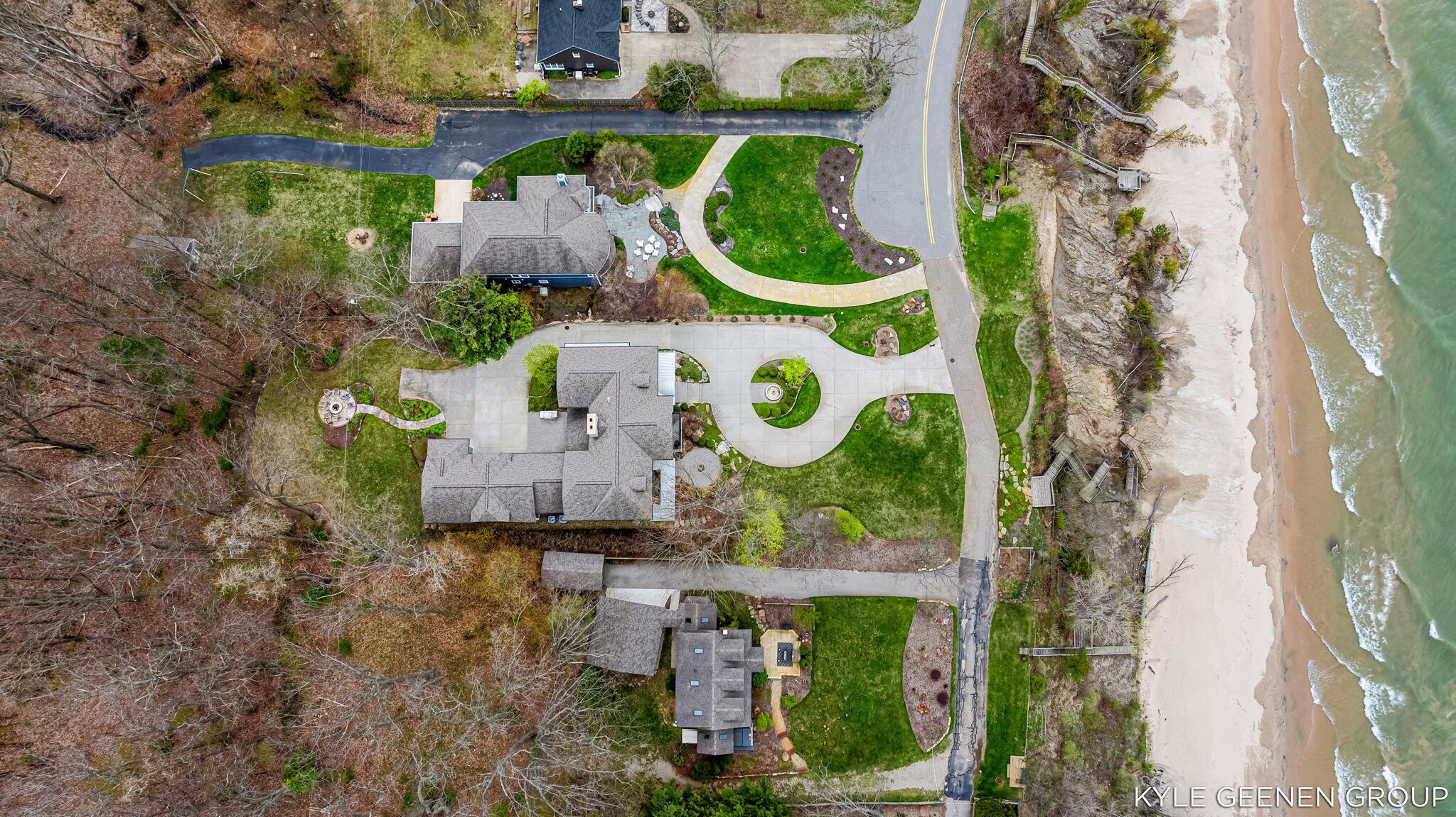 2817 Lakeshore Drive