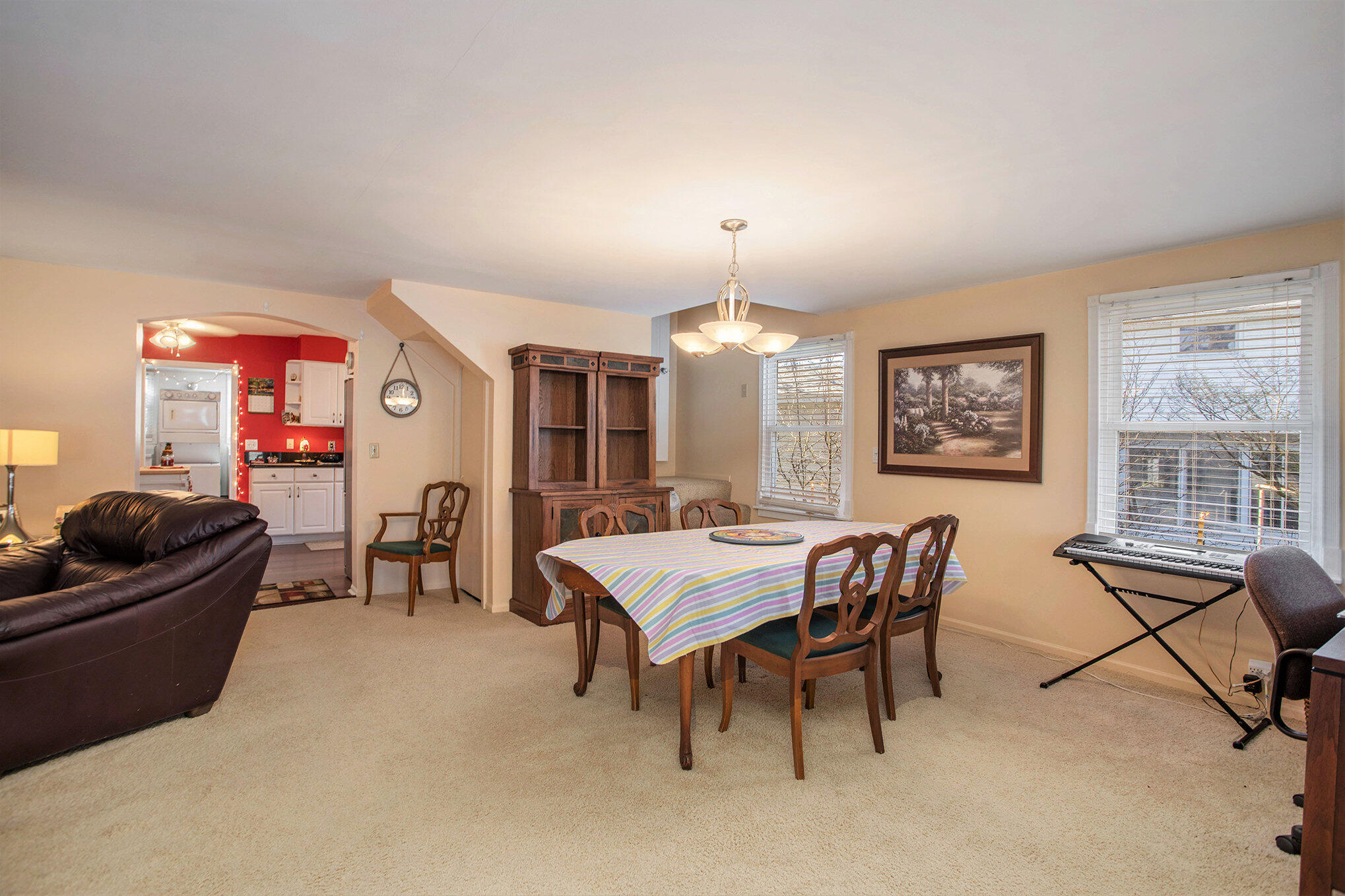 Richland, Michigan 49083, United States, 4 Bedrooms Bedrooms, ,2 BathroomsBathrooms,Residential,Pending,109647