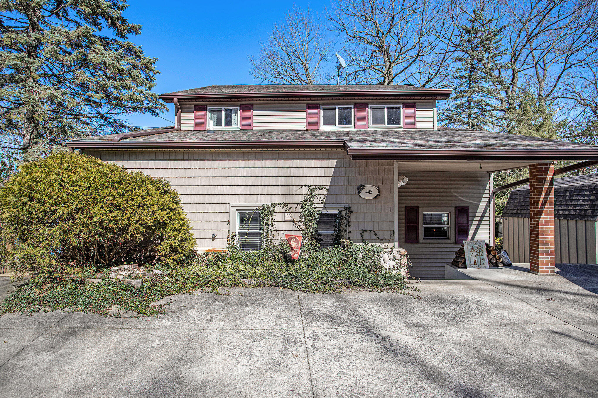 Richland, Michigan 49083, United States, 4 Bedrooms Bedrooms, ,2 BathroomsBathrooms,Residential,Pending,109647