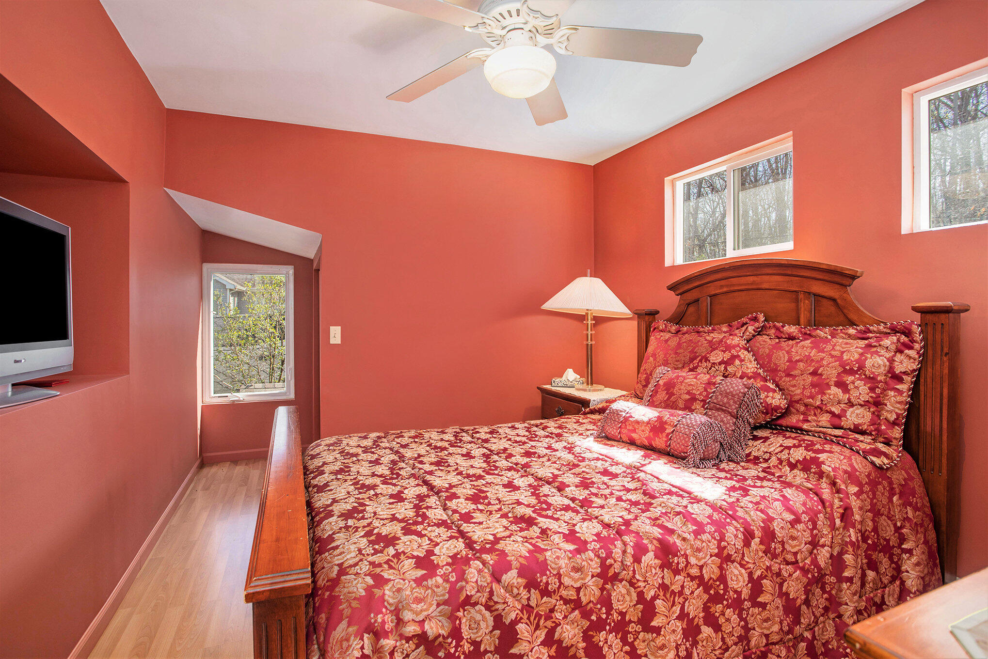 Richland, Michigan 49083, United States, 4 Bedrooms Bedrooms, ,2 BathroomsBathrooms,Residential,Pending,109647