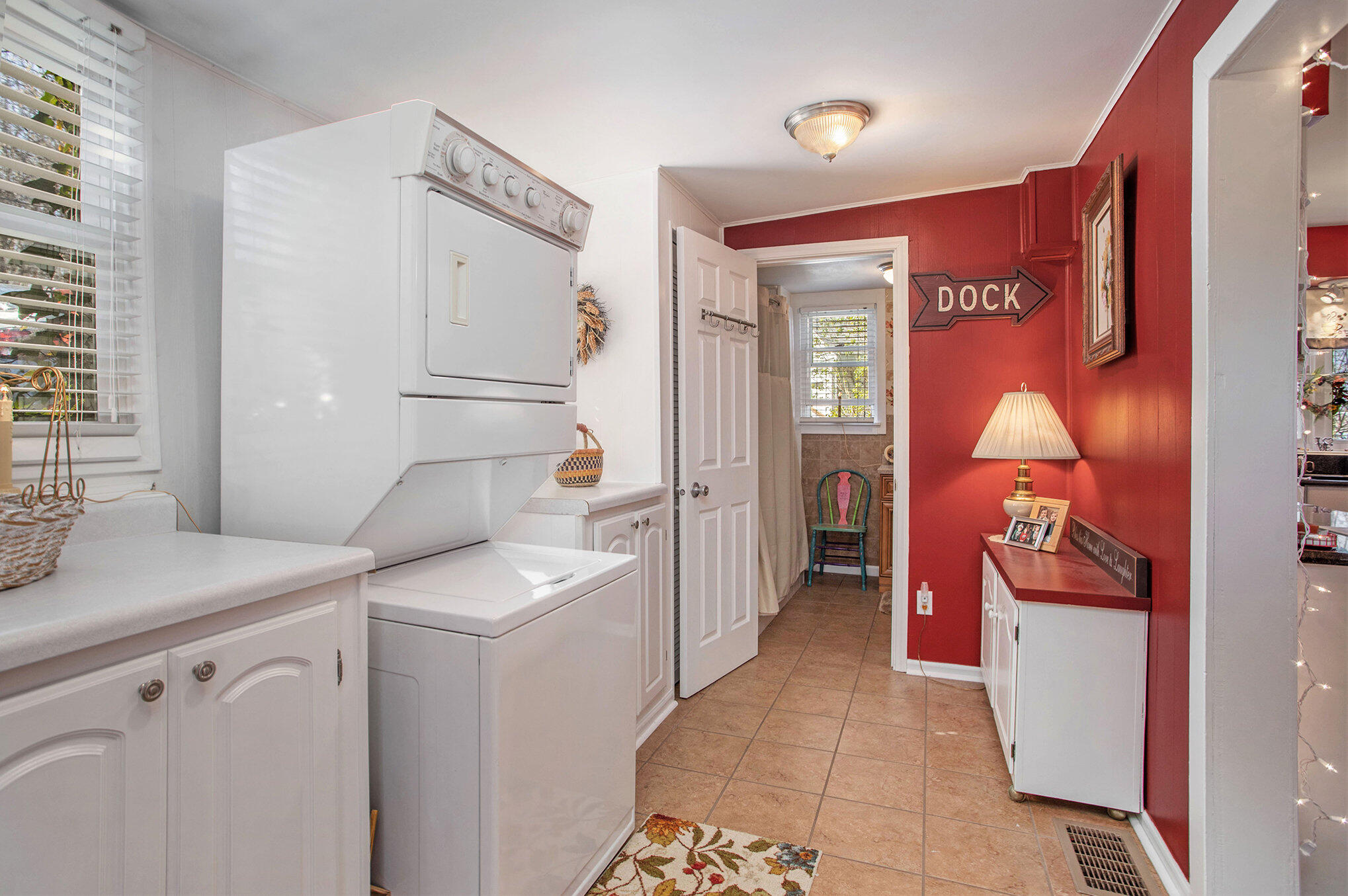 Richland, Michigan 49083, United States, 4 Bedrooms Bedrooms, ,2 BathroomsBathrooms,Residential,Pending,109647