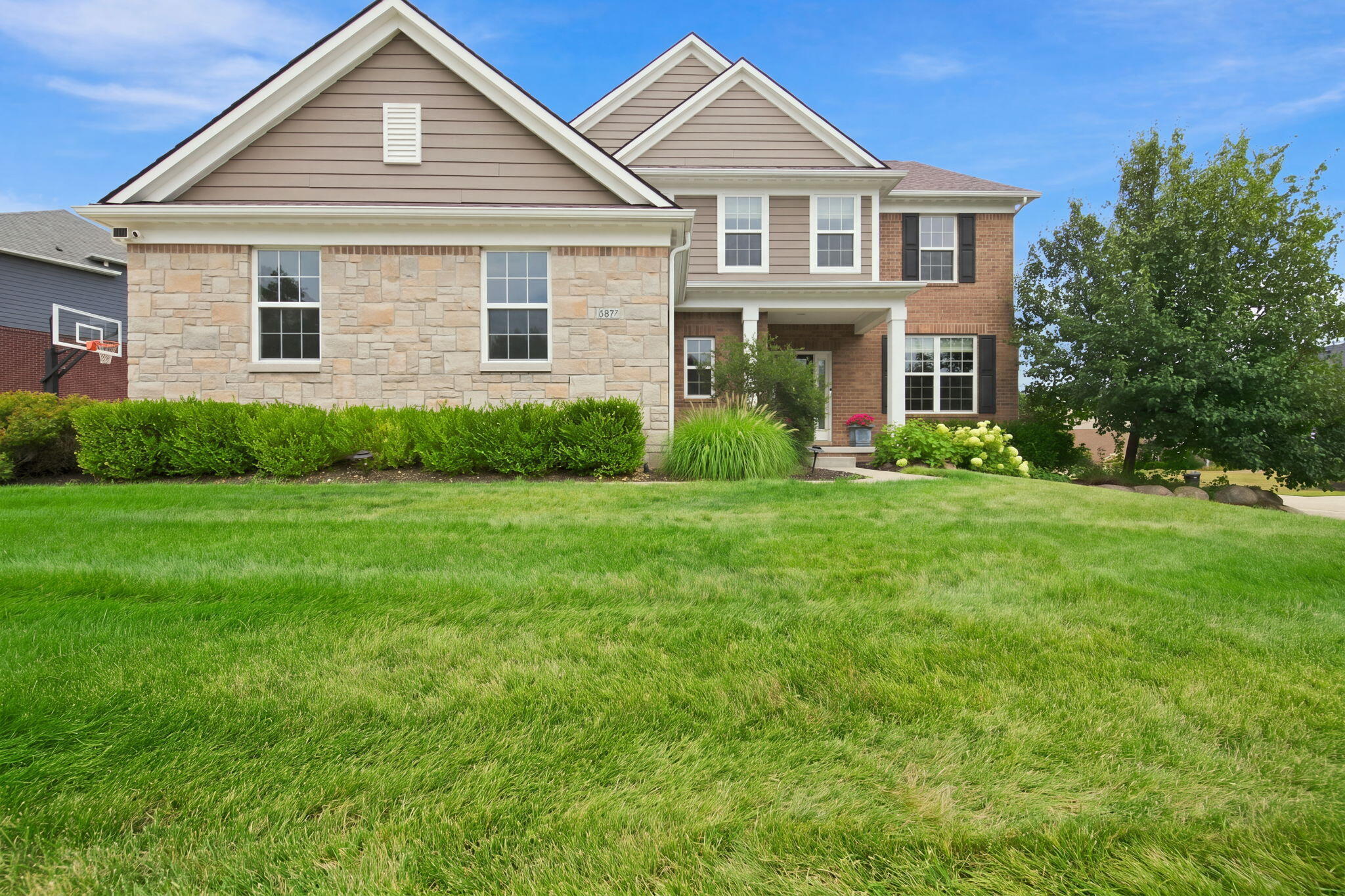 5887 Strawberry Circle